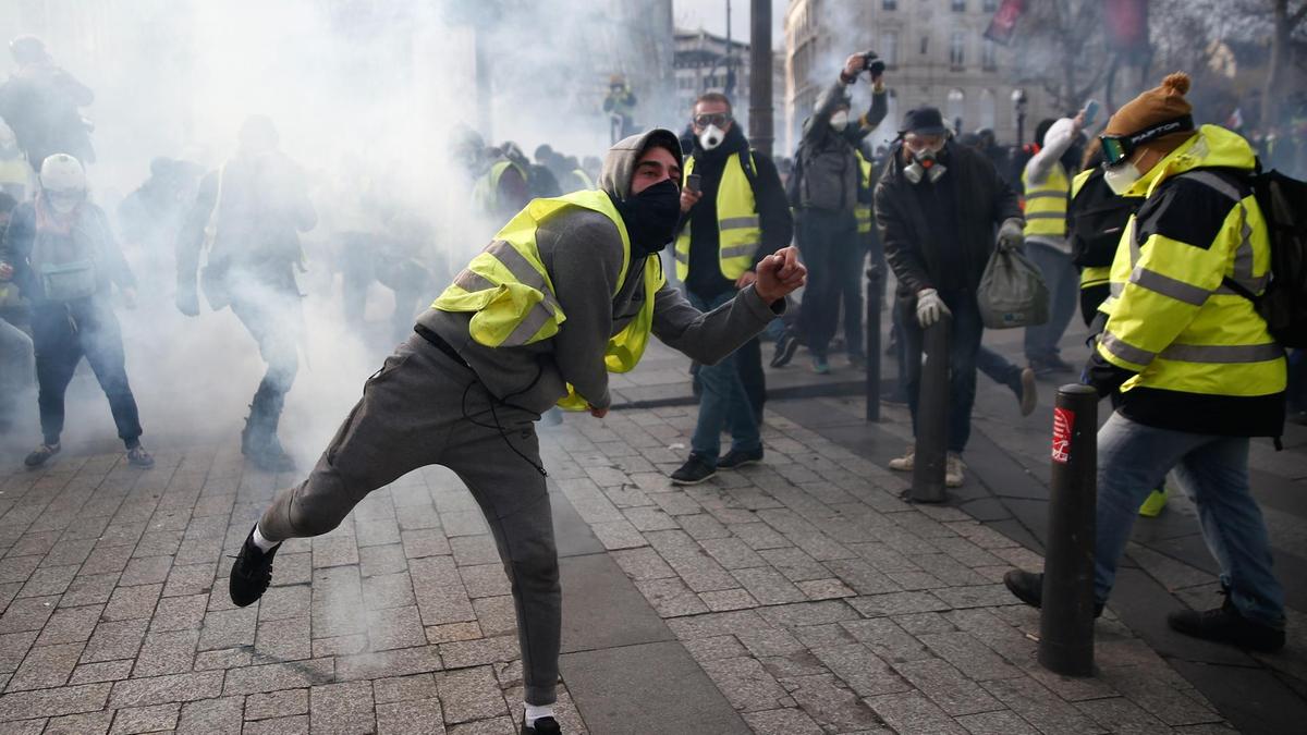 نگاهی به تداوم اعتراضات در فرانسه