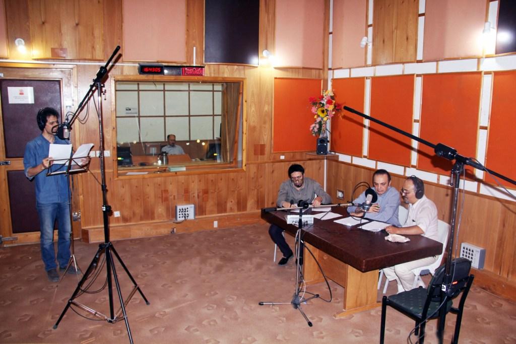 نمایش رادیویی «تن‌ها» در رادیو قزوین
