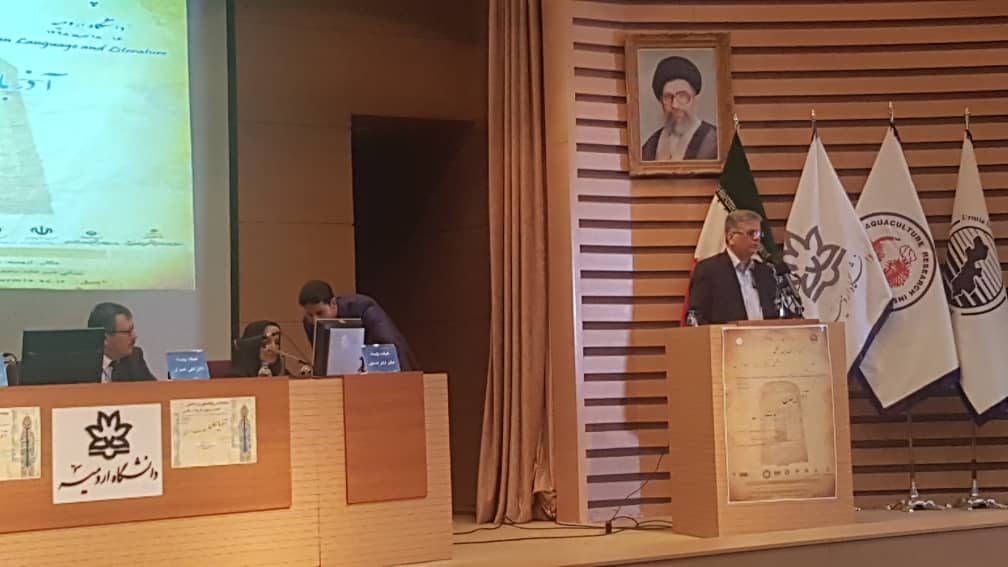 احمدی افزادی: تلویزیون با تمام توان به حفظ و ترویج زبان فاسی اهتمام دارد