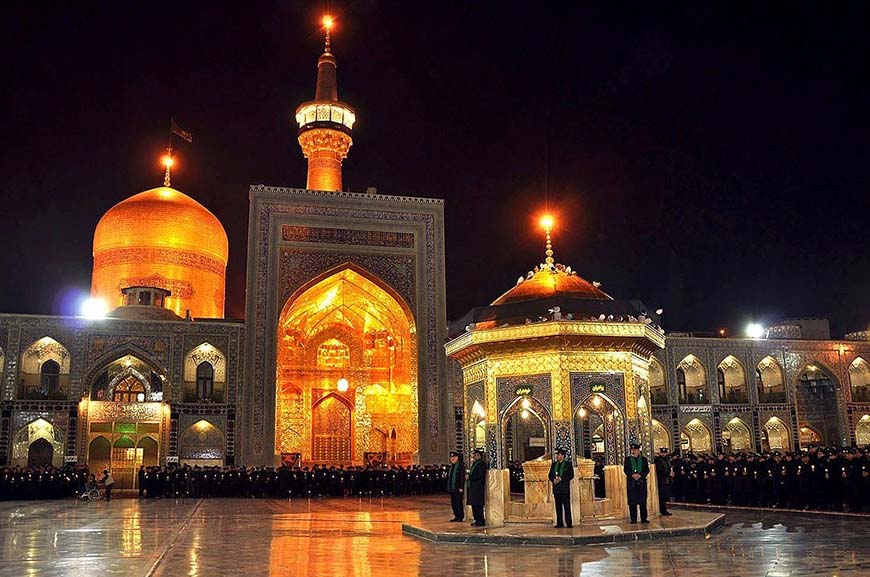 شب فیروزه‎ای‎ها در دهه کرامت به مشهد مقدس رفتند