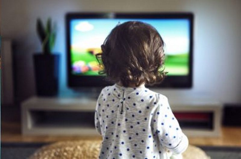 84.9  درصد از خردسالان،88.7 درصد از کودکان و 83 درصد از نوجوانان درتابستان پای تلویزیون نشسته اند