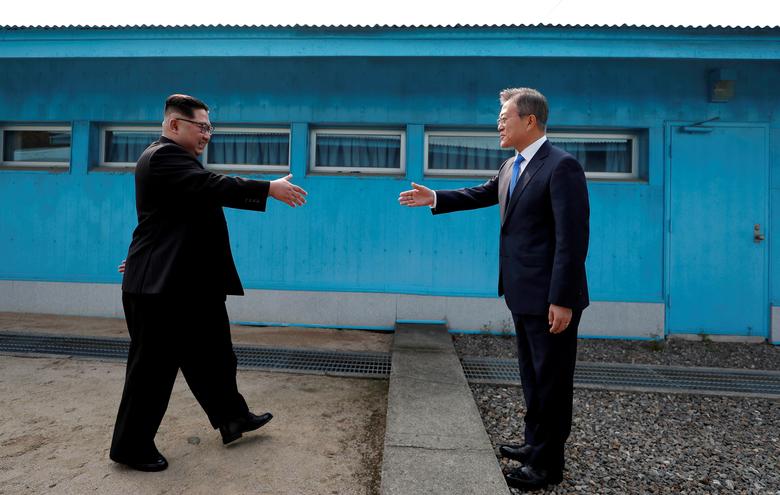 روایت «عکس‌های تکان دهنده» از دیدار رهبران دو کره بعد از 65 سال