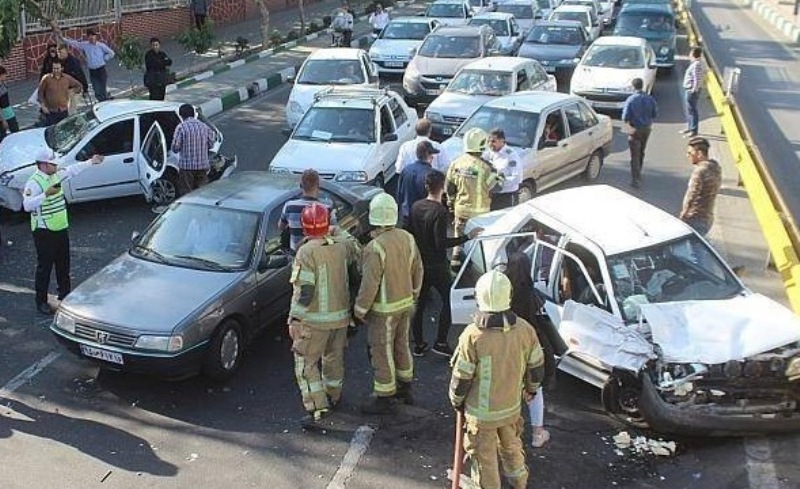 ترافیک بعد از تصادف سوژه طنز «بی زحمت» می‌شود