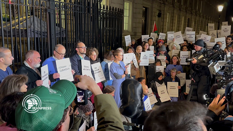 تجمع ضدصهیونیستی پزشکان مقابل مقر نخست‌وزیری انگلستان