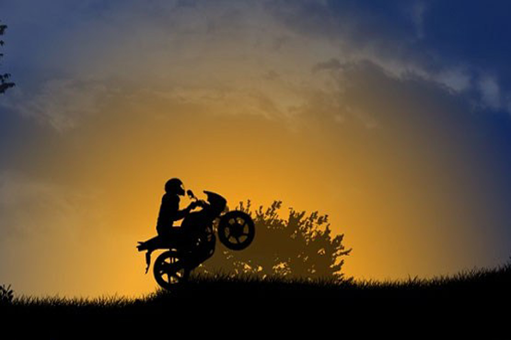 موتورسواری در شب به روایت رادیو صبا
