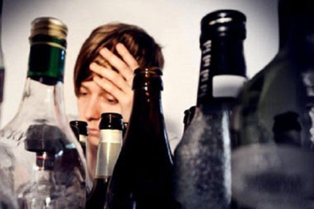 مصرف نگران کننده مشروبات الکلی در انگلیس به روایت پرس تی وی