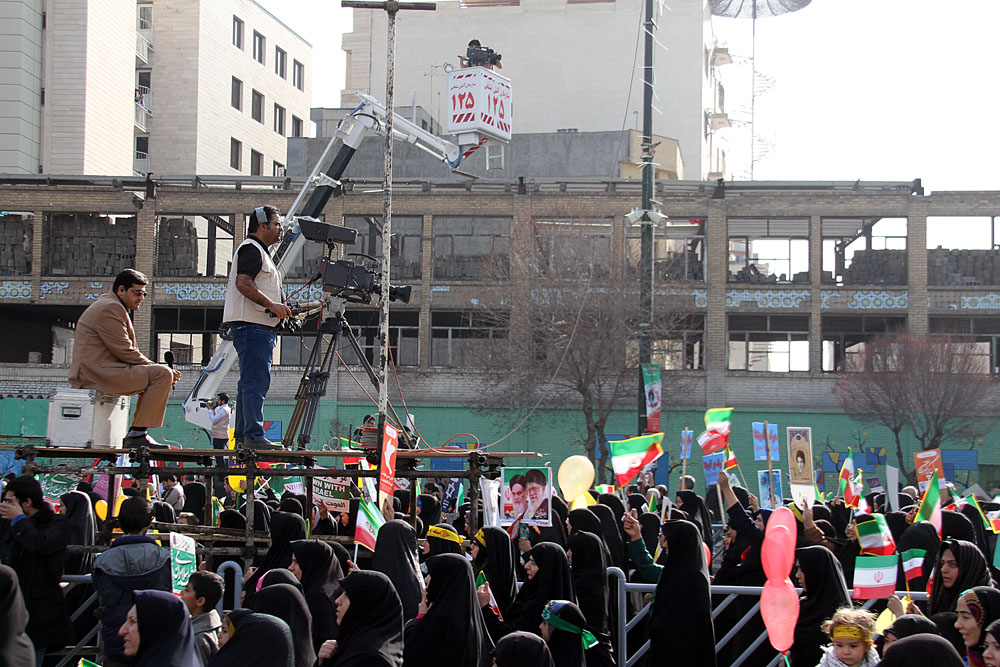 انعکاس حضور حماسی و با اقتدار مردم مشهد در 22 بهمن در قاب سیمای استانی
