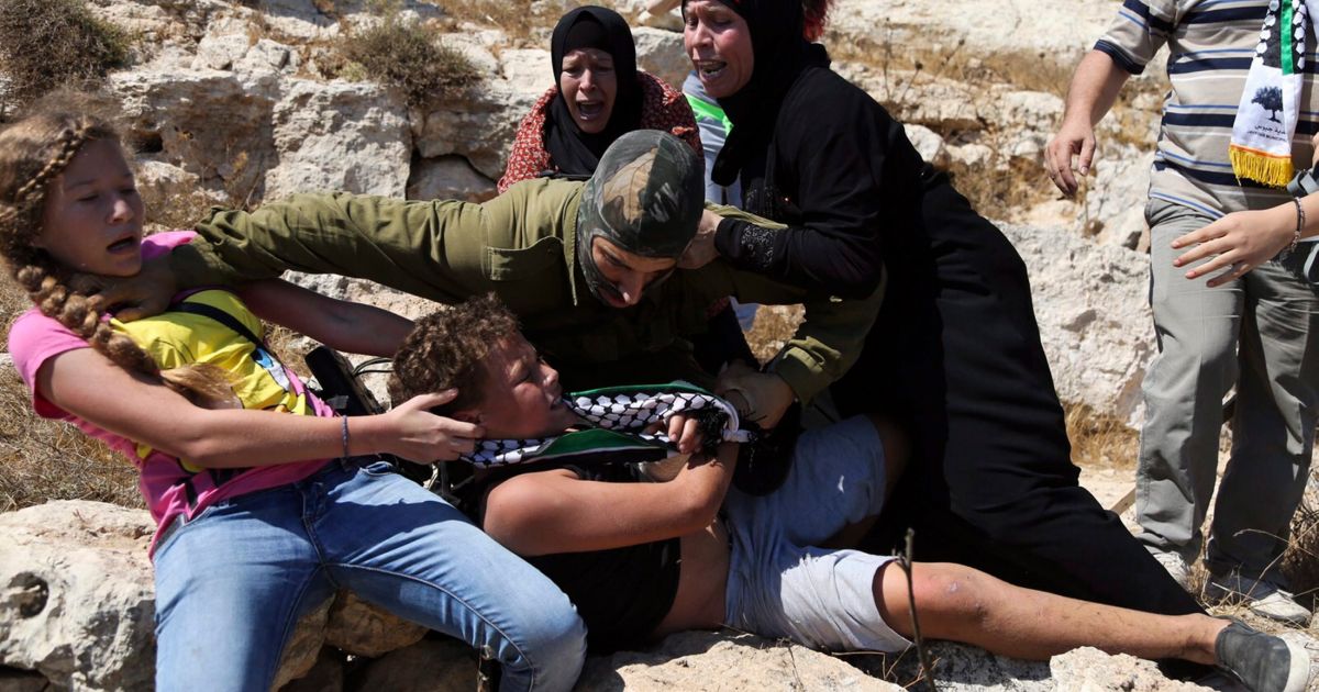 عکس‎های تکان‎دهنده نوجوان فلسطینی در اسارت