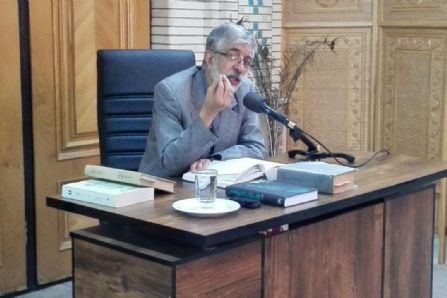 حداد عادل در رادیو فرهنگ اشعار مولانا را بررسی می‌کند