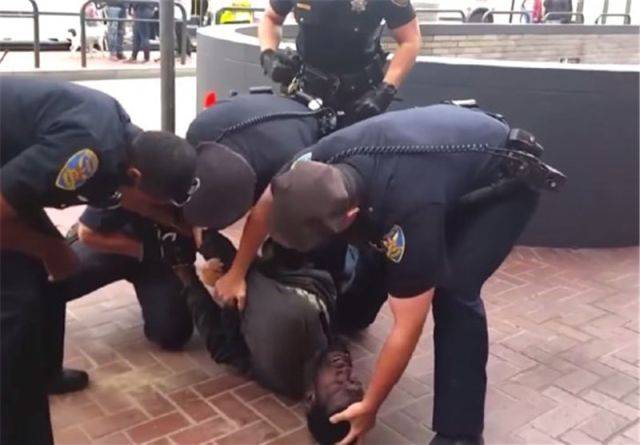 بررسی تداوم نژادپرستی پلیس آمریکا در «۱۰ دقیقه»