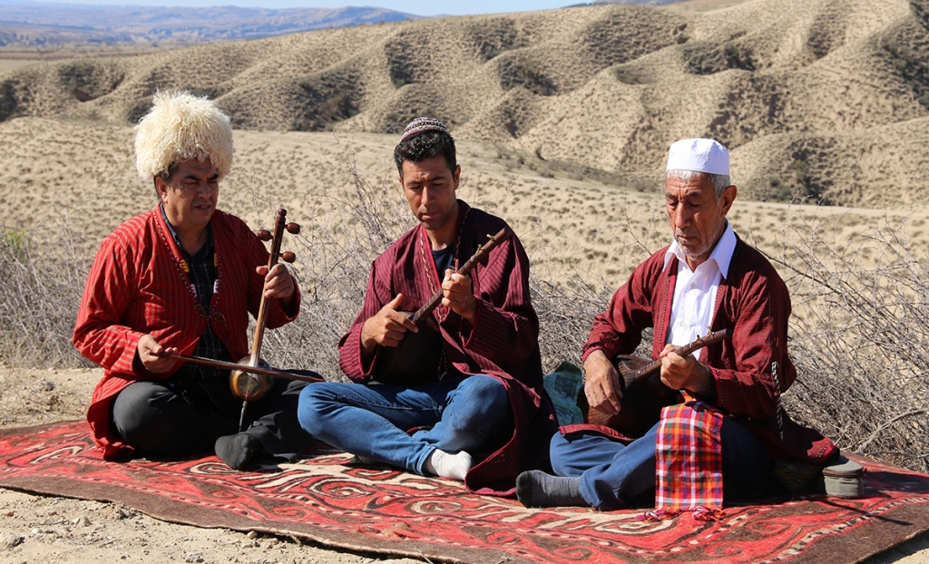 طنین آوای موسیقی ترکمنی در شبکه استانی گلستان
