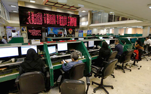 بررسی مخاطرات بازار سهام در ایران در حجره رادیو گفت و گو