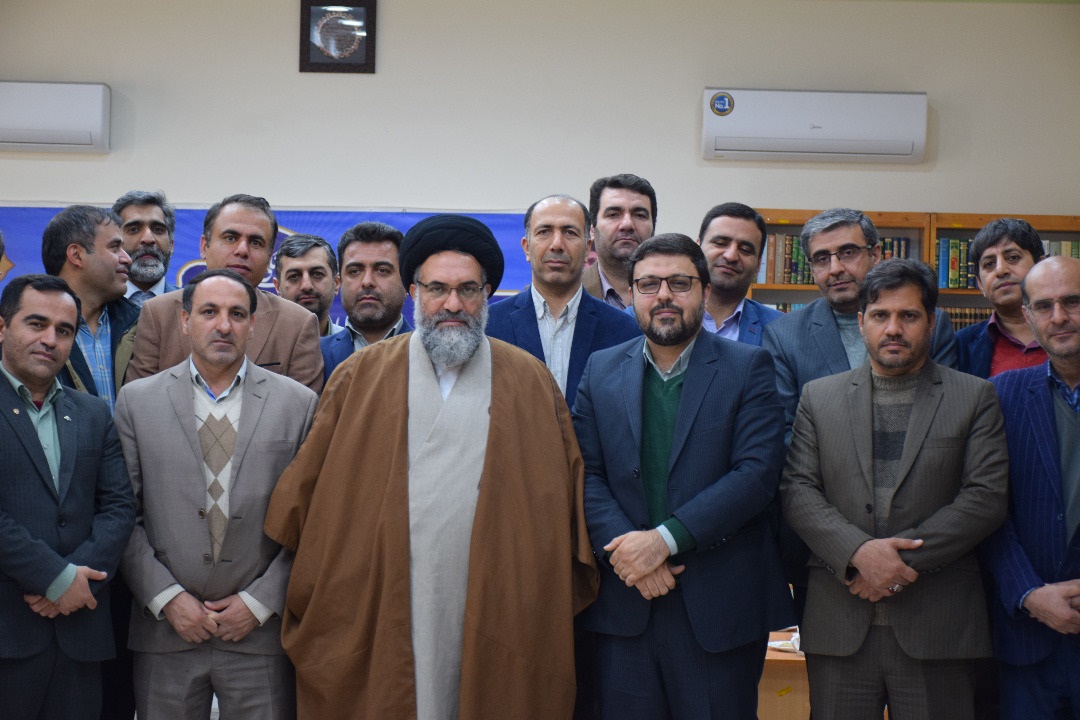 قدردانی امام جمعه یاسوج از تلاش‎ شبکه استانی دنا برای ترویج ارزش‎های دینی و اخلاقی