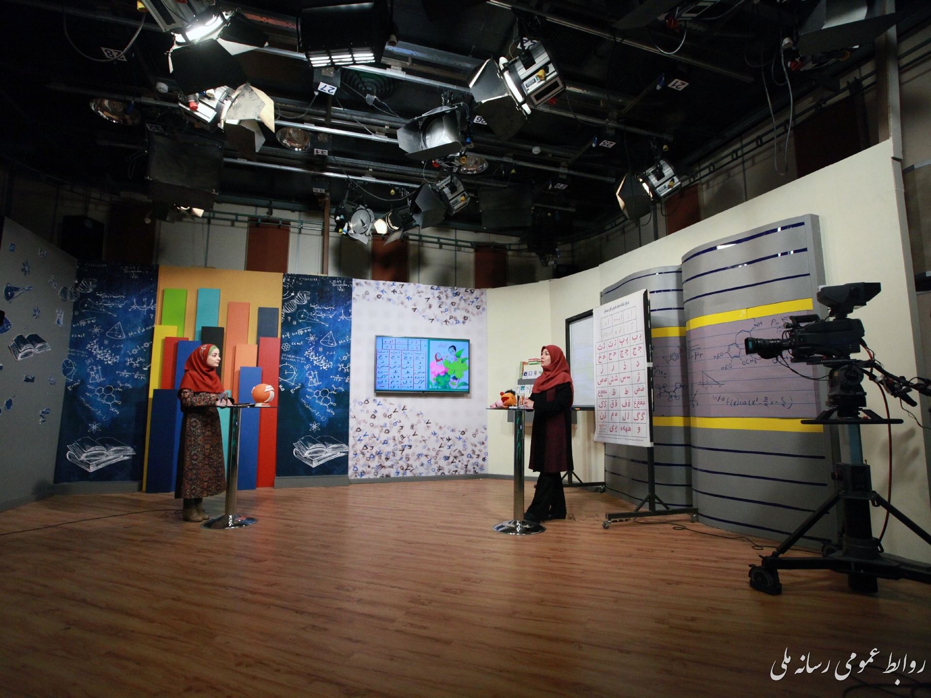 ابتکار مدرسه تلویزیونی ایران موفق بود/ رسانه ملی در این اوضاع کرونایی ایثار کرد